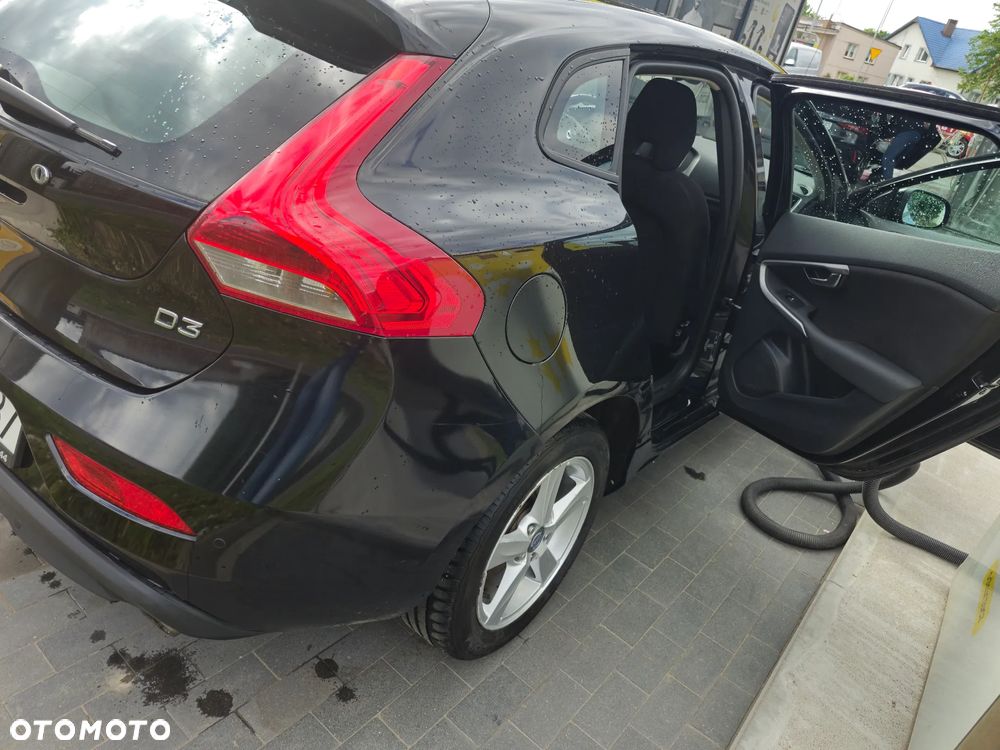 Volvo V40 D3 Momentum - 10