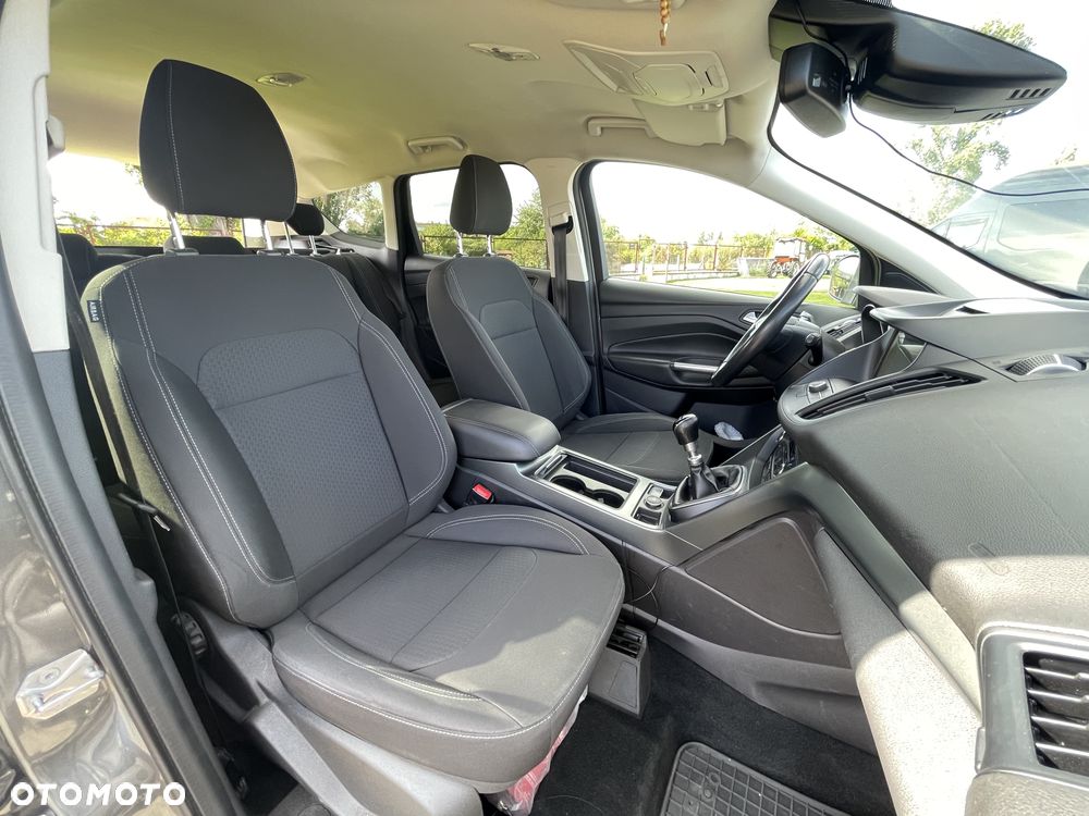Ford Kuga 2.0 TDCi FWD Titanium - 13