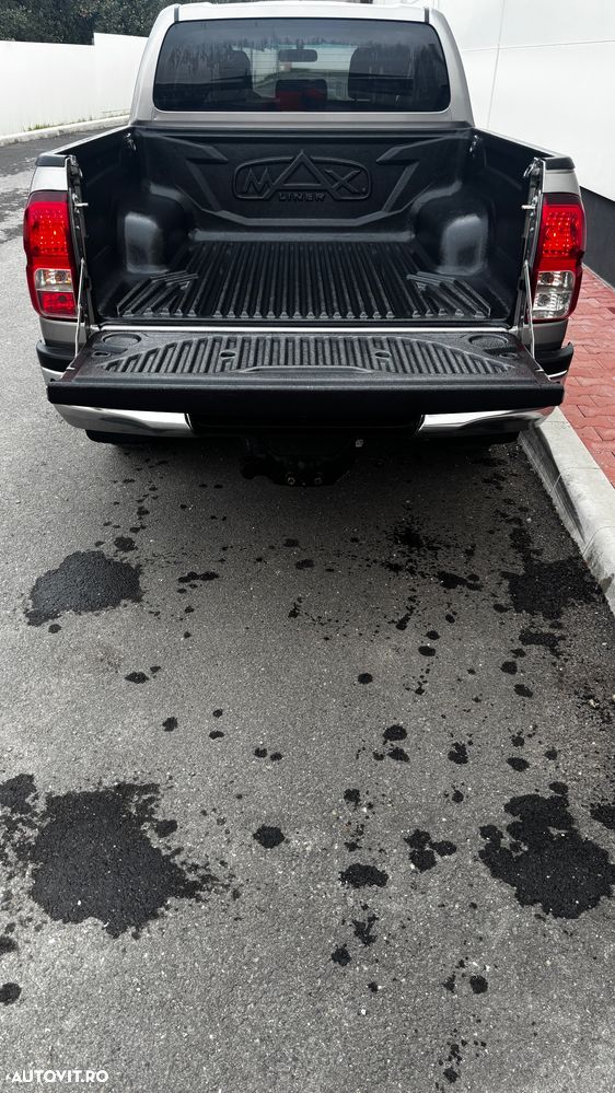 Toyota Hilux 2.4D 150CP 4x4 Double Cab 6MT Comfort - 11