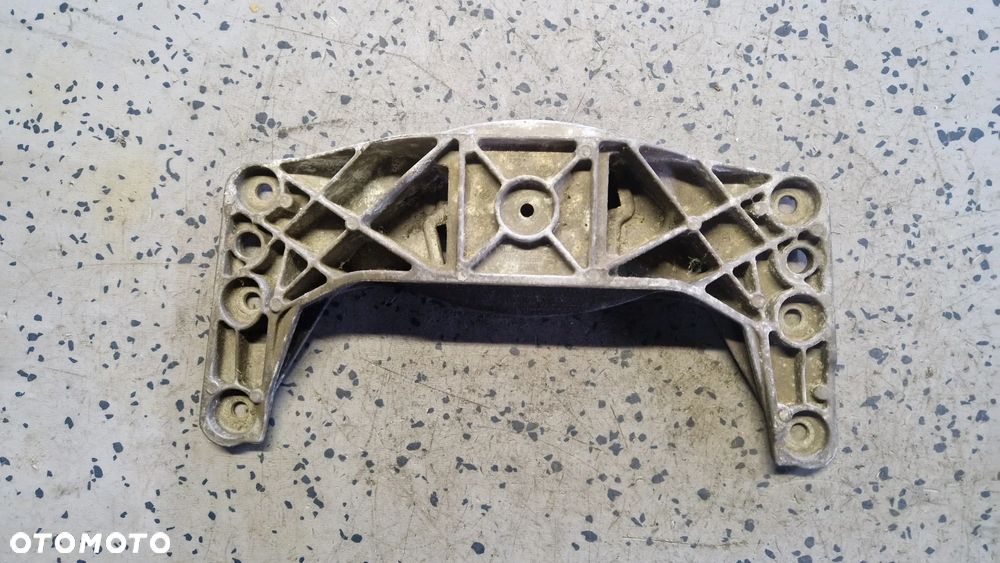 BMW E60 E61 ŁAPA PODPORA SKRZYNI BIEGÓW 6761106 - 2