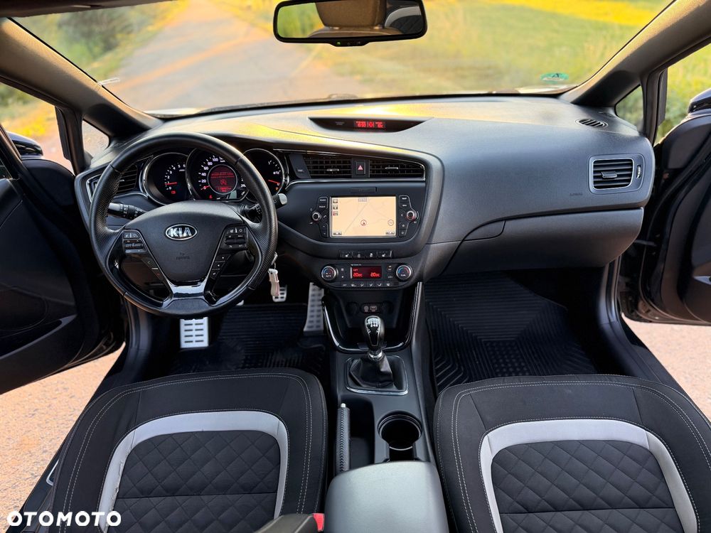 Kia Ceed 1.6 CRDi 136 ISG GT Line - 23
