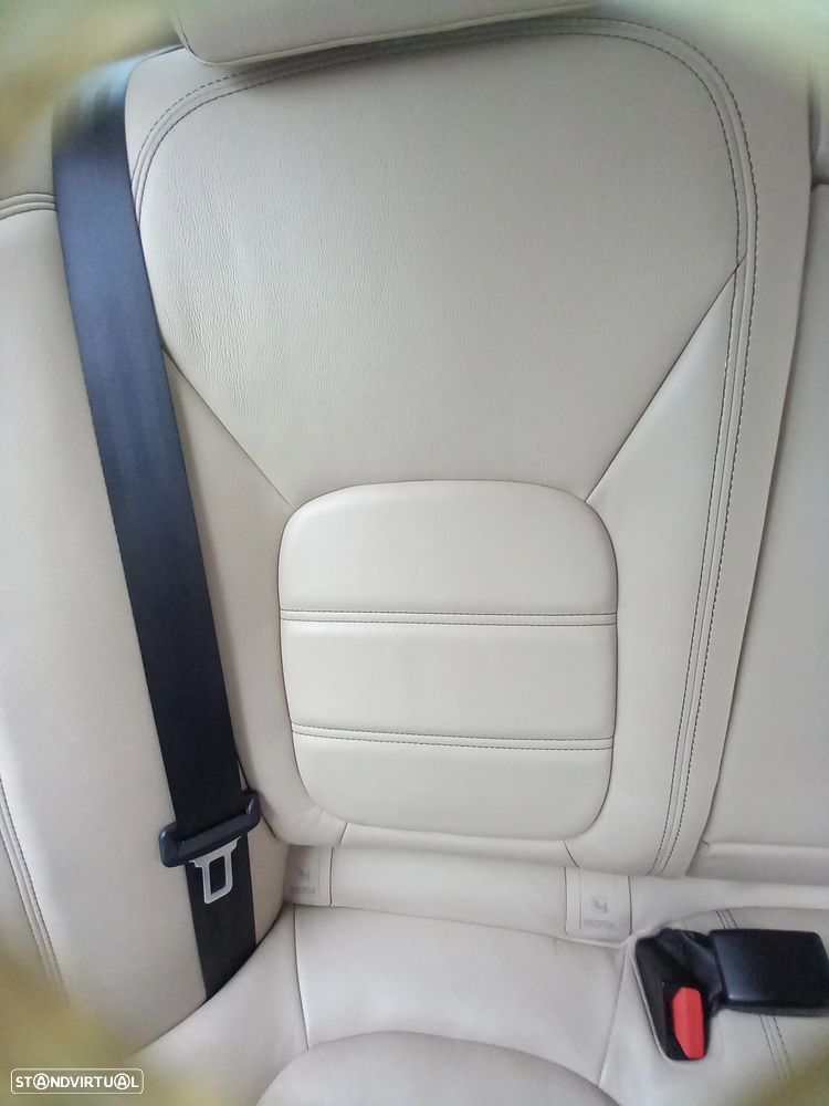 Jaguar XE 2.0 D R-Sport Aut. - 24