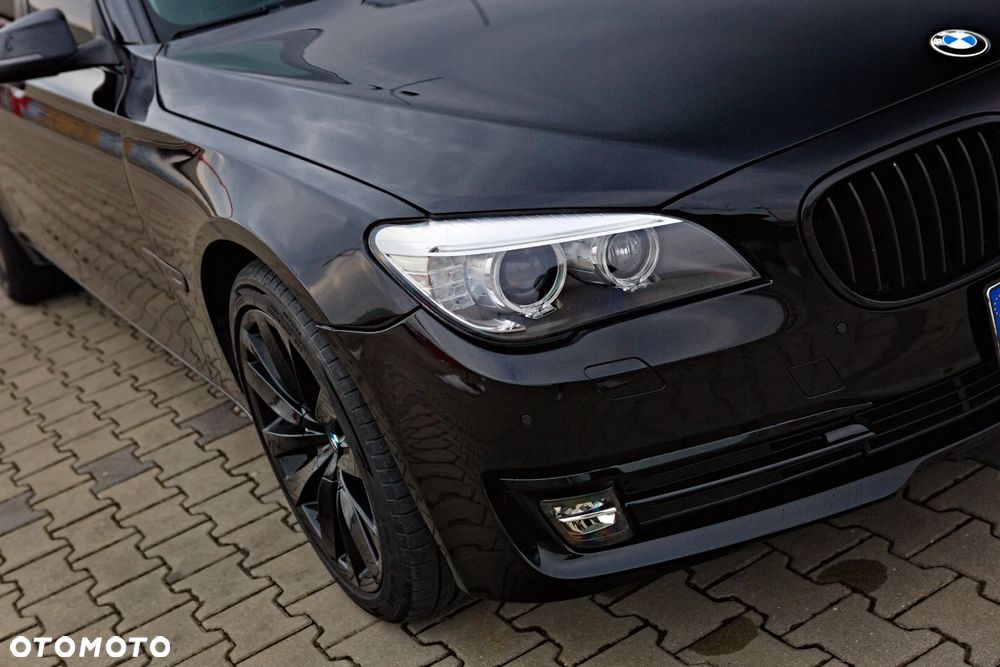 BMW Seria 7 740i - 16