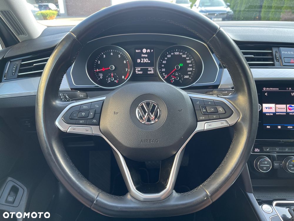 Volkswagen Passat - 29