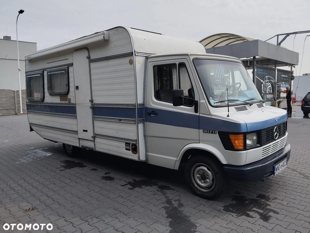 Mercedes-Benz 207D - 4