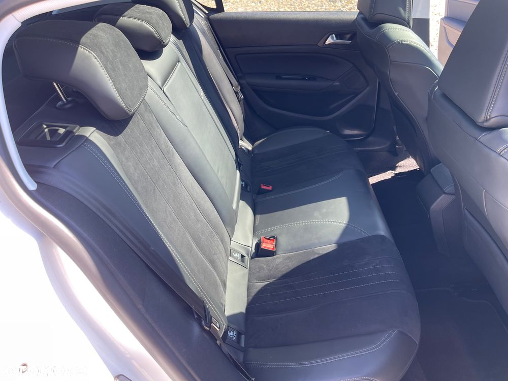 Peugeot 308 1.5 BlueHDi Allure S&S - 23