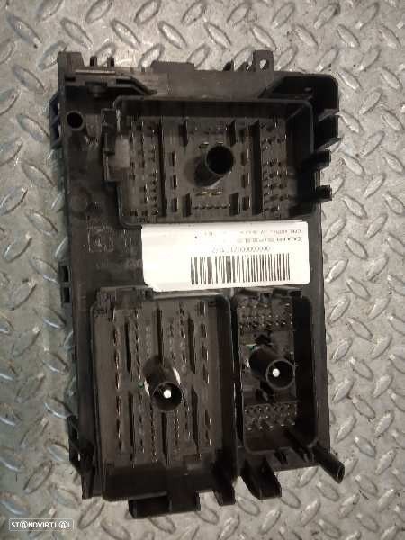 CAIXA RELÉS / FUSÍVEIS OPEL ASTRA J 2013 -13368639 - 4