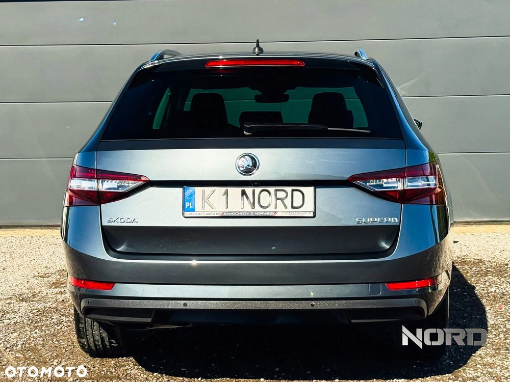 Skoda Superb 2.0 TDI DSG Style - 9