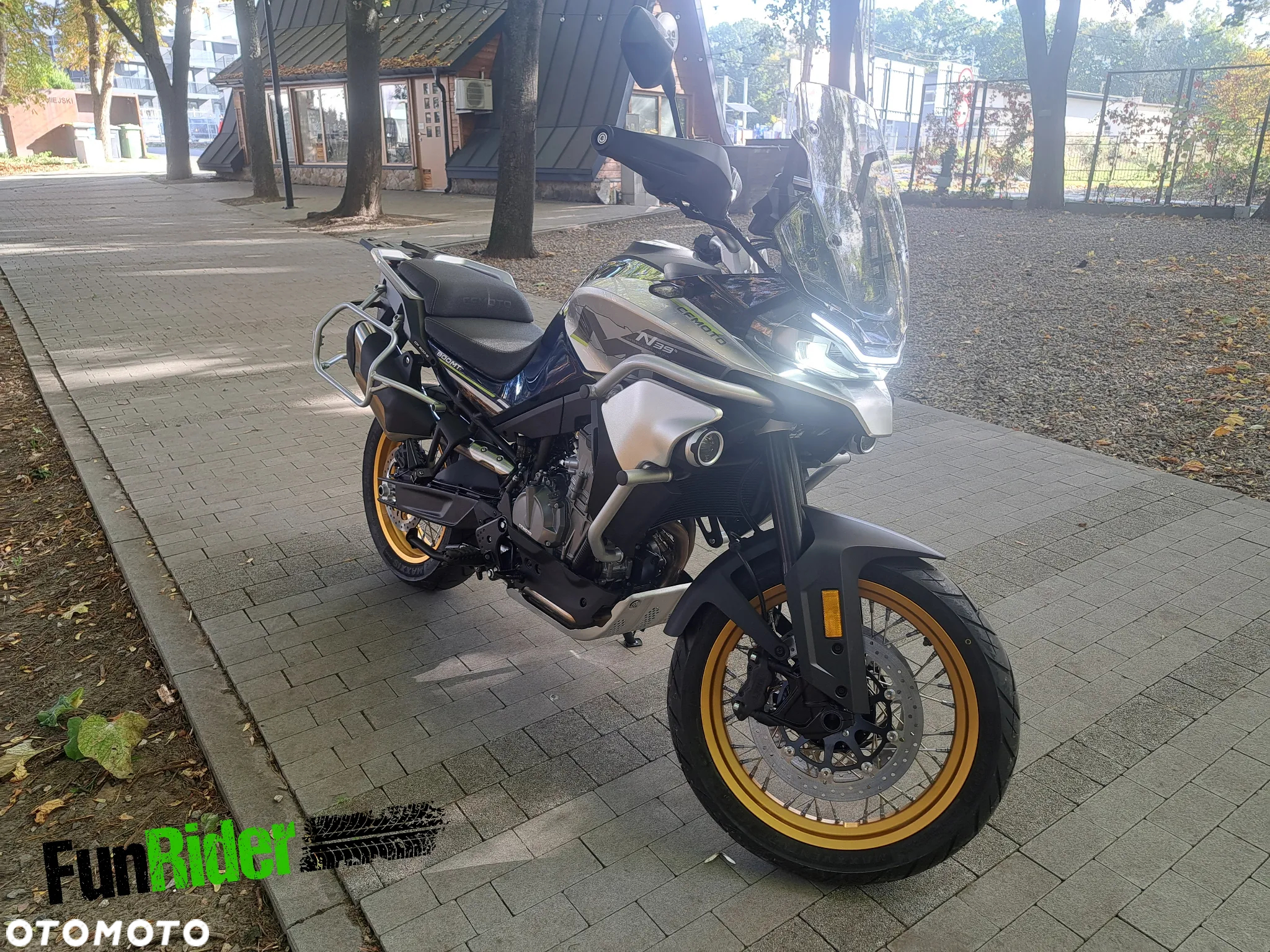 CFMoto MT - 9