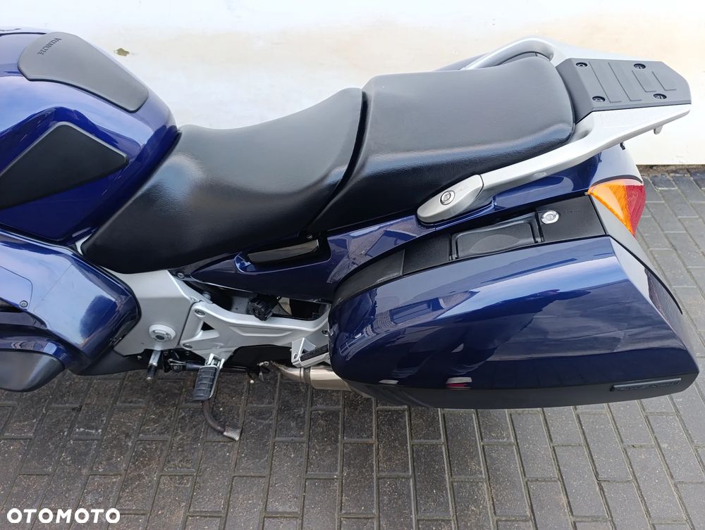 Honda ST - 19
