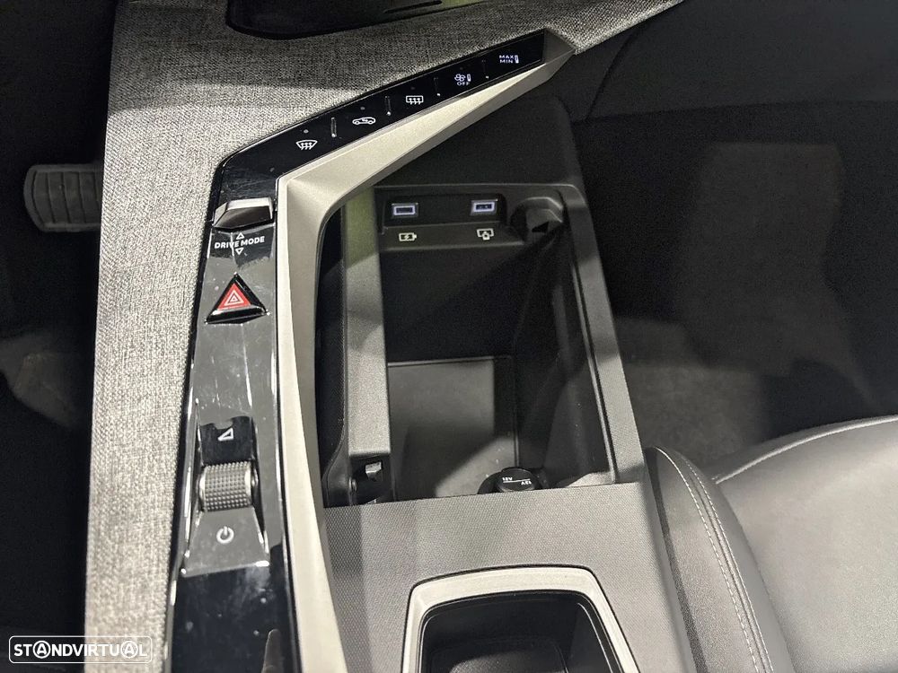 Peugeot 3008 1.2 Hybrid Allure e-DCS6 - 21