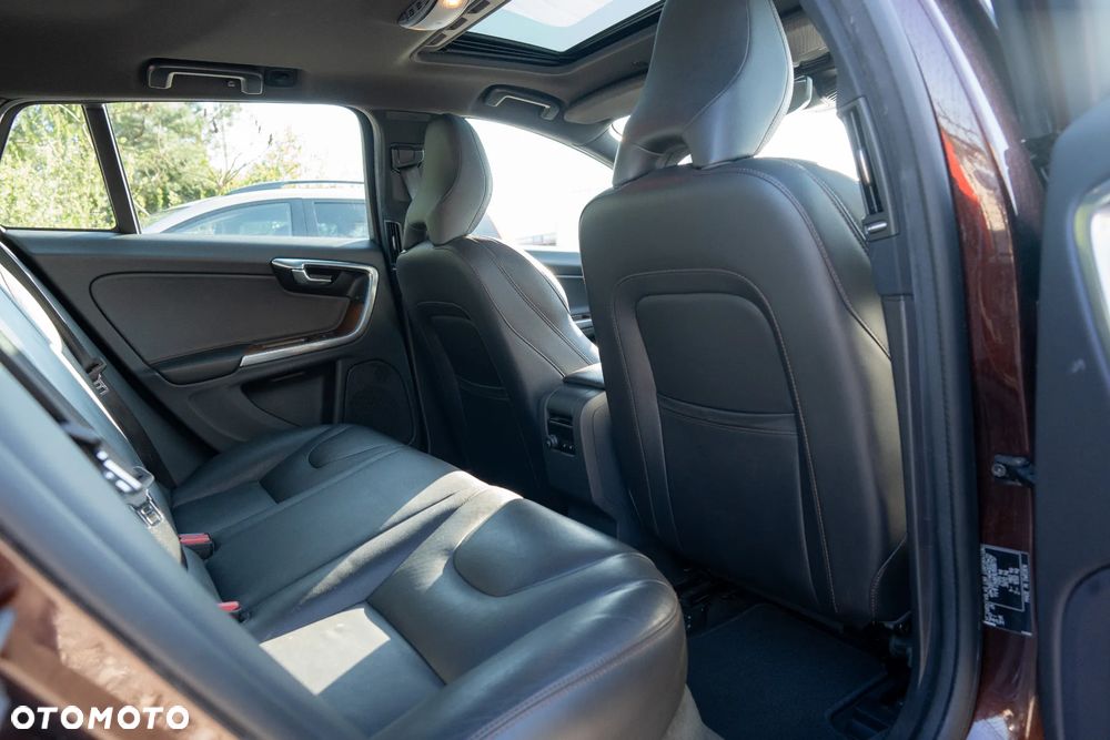 Volvo V60 Cross Country D4 Momentum - 26