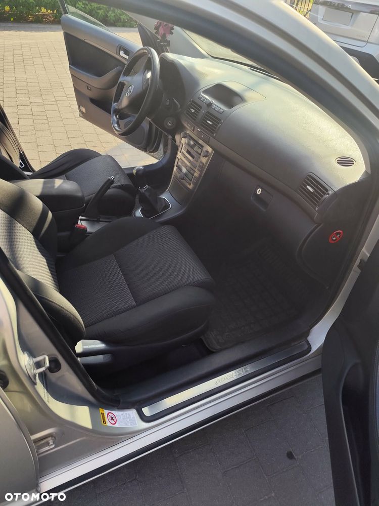 Toyota Avensis 1.8 VVT-i Sol - 5