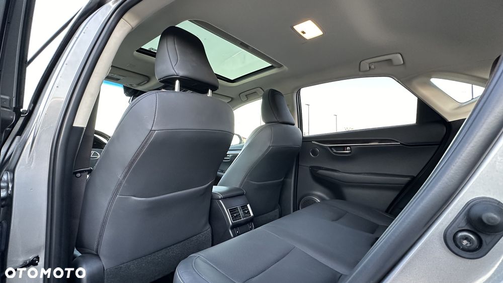 Lexus NX 300h Elite AWD - 18