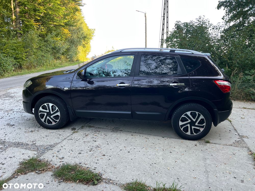 Nissan Qashqai - 2