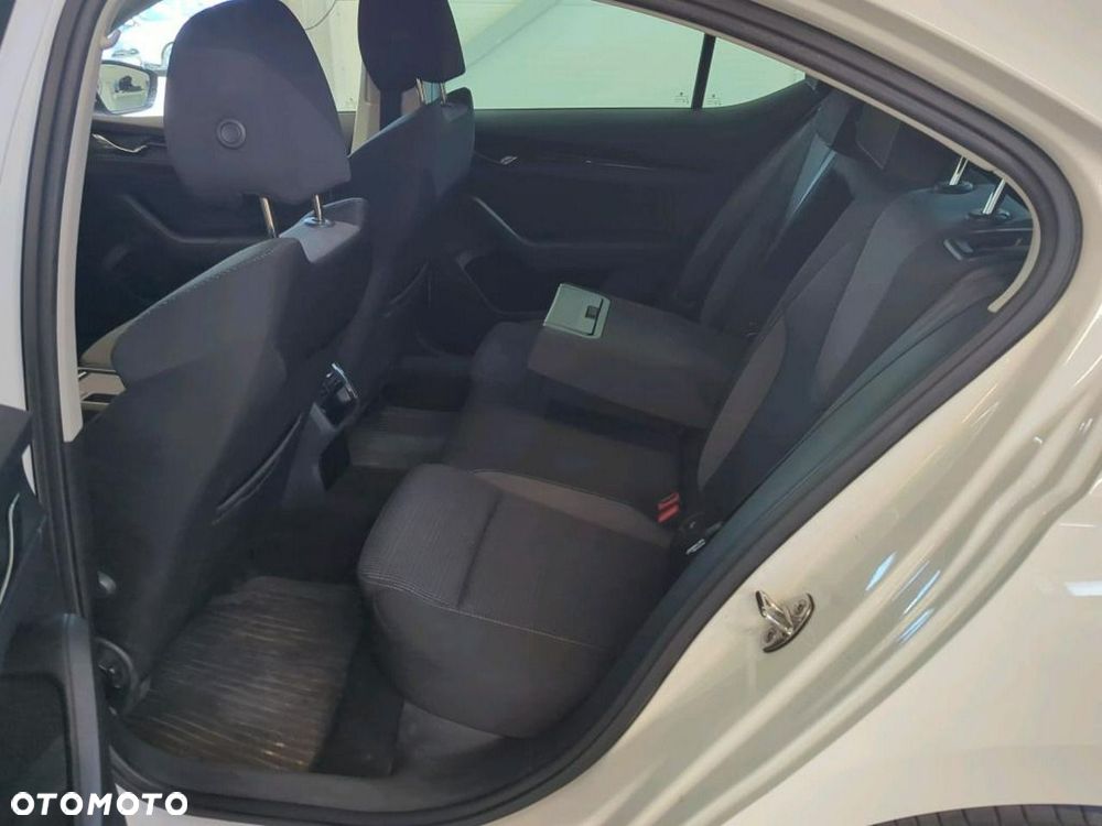 Skoda Octavia 1.5 TSI e-Tec Ambition DSG - 9