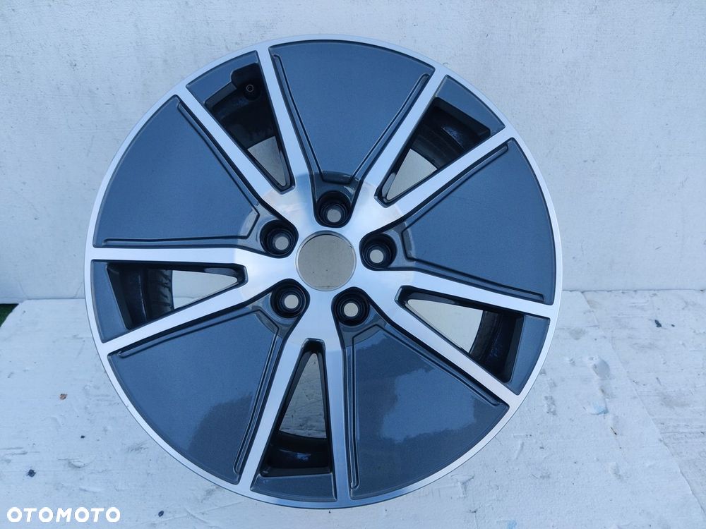 Felga aluminiowa Audi A4 B9 17 cali Aero - 1