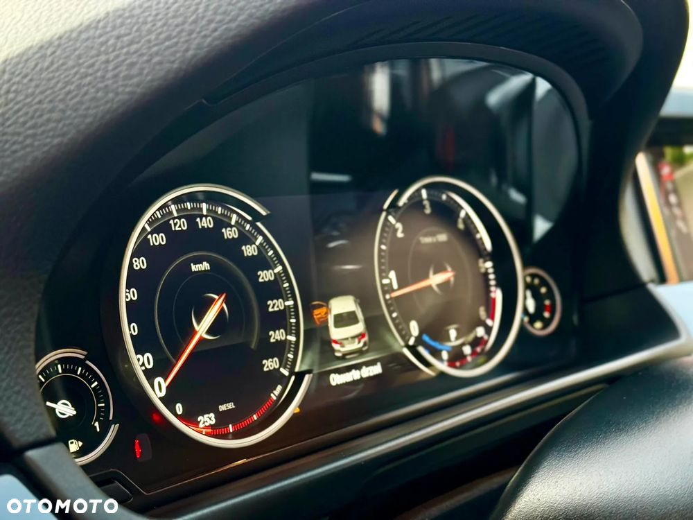 BMW Seria 5 520d xDrive M Sport sport - 18