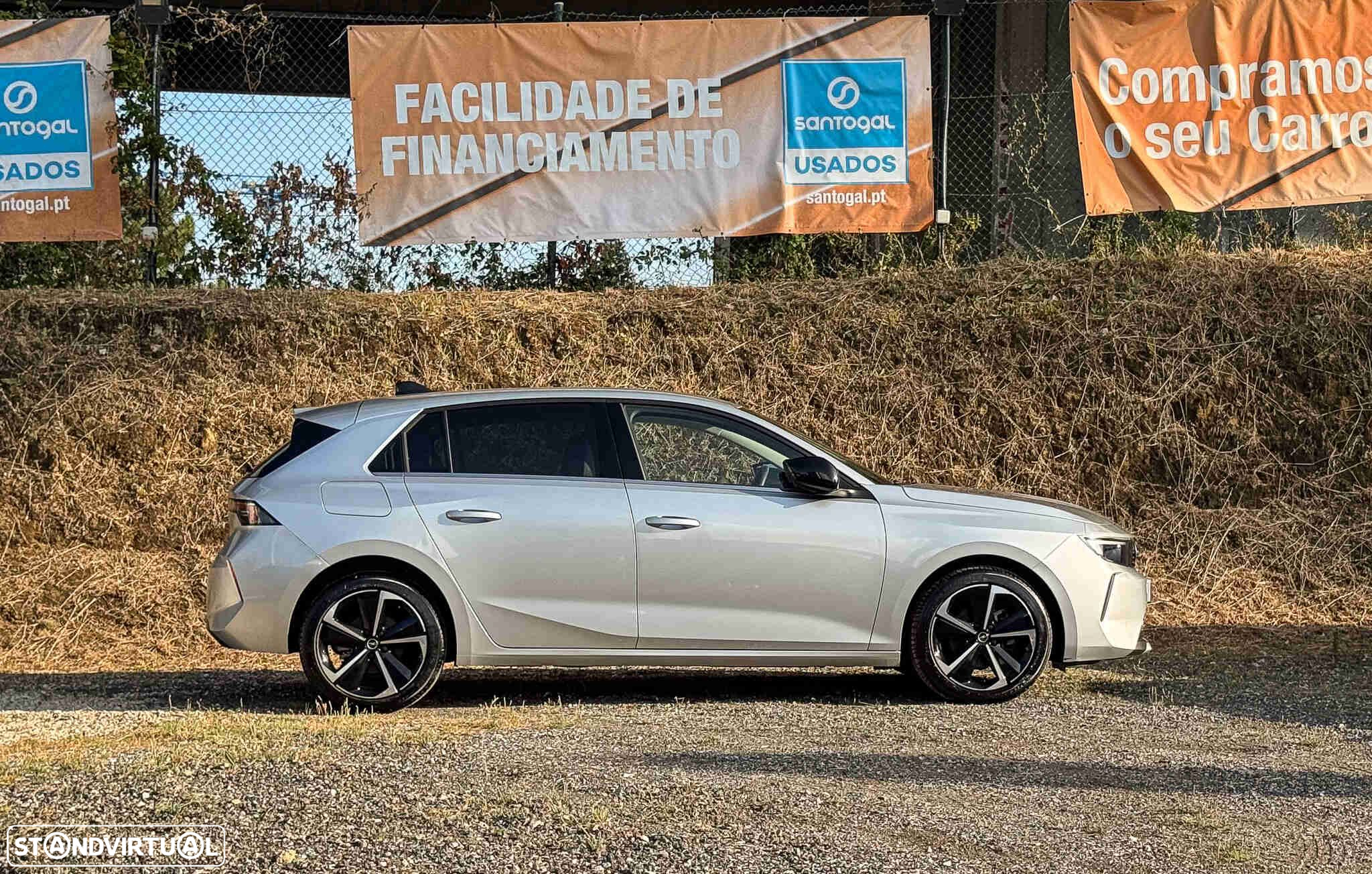 Opel Astra 1.2 T Elegance - 3