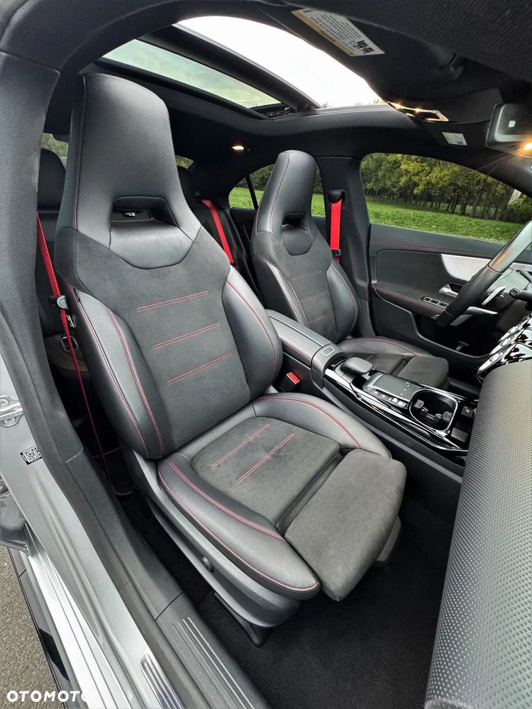 Mercedes-Benz CLA AMG 35 4Matic AMG Speedshift 7G-DCT - 23