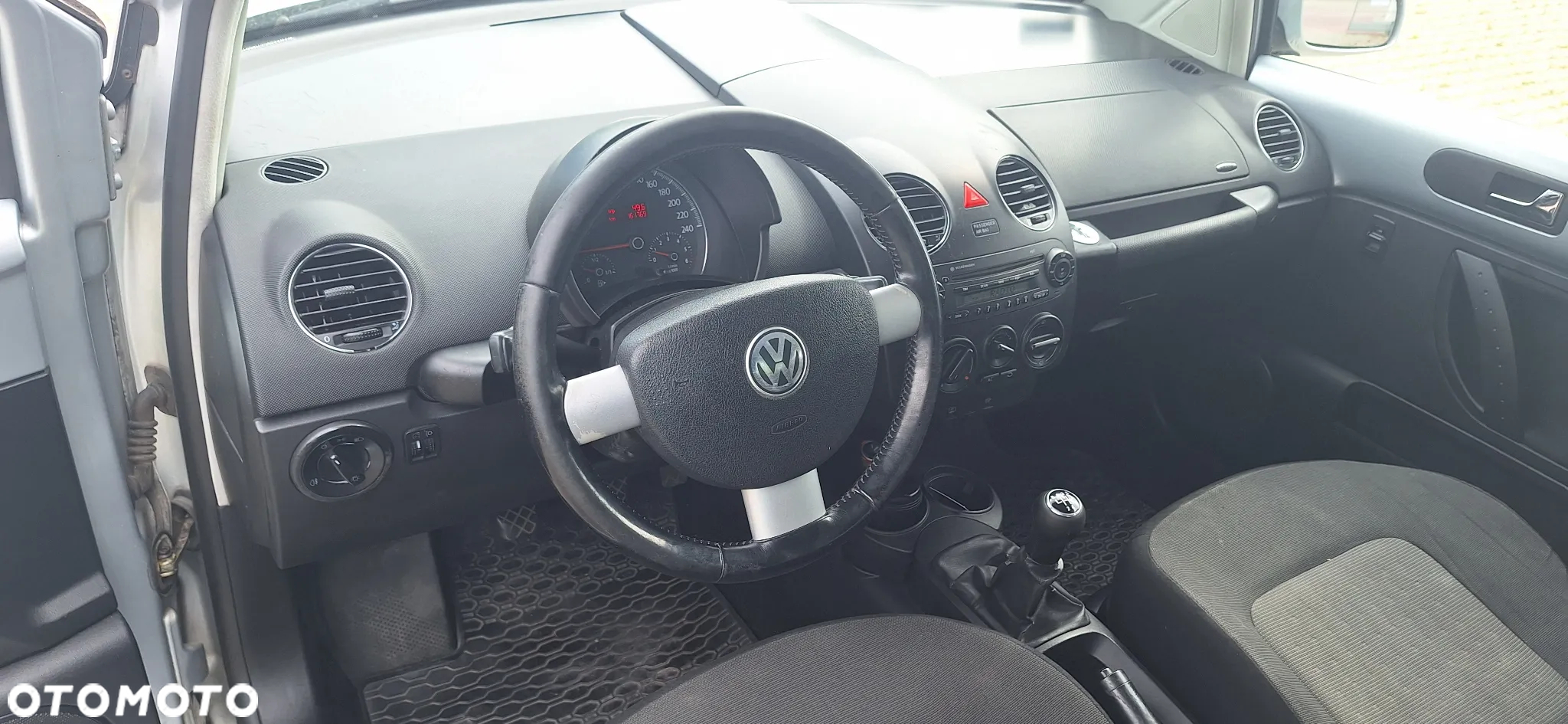 Volkswagen New Beetle - 5
