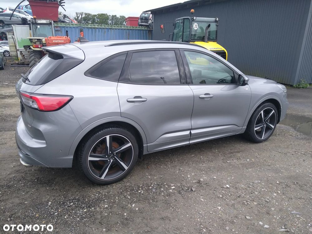 Ford Kuga - 23
