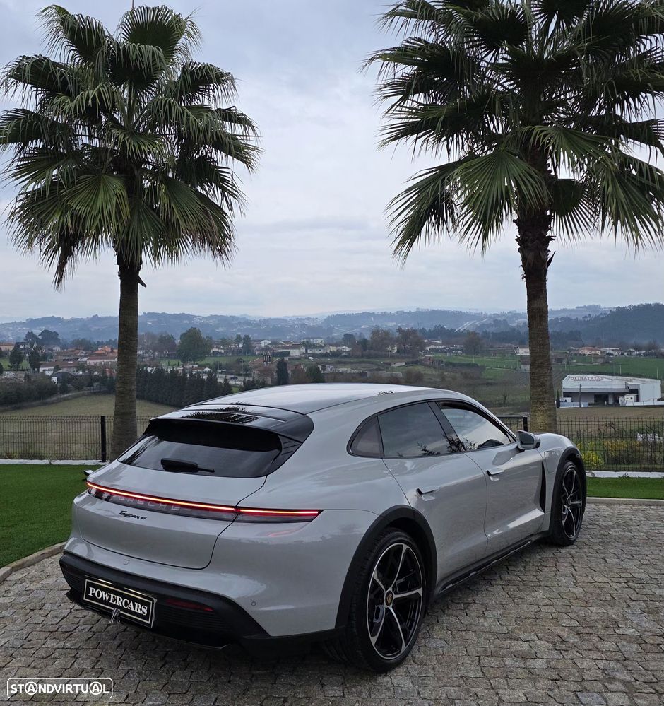 Porsche Taycan Cross Turismo 4 - 13