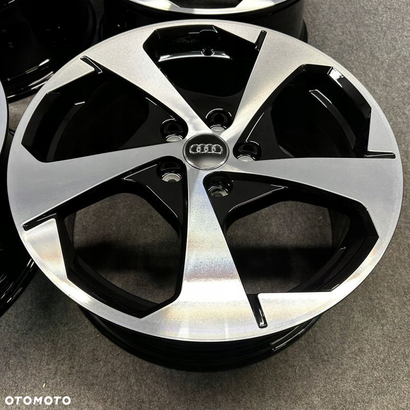 KOMPLET FELG AUDI A3 8V 8V0 18” 18 S-LINE S3 8V0601025DB - 3