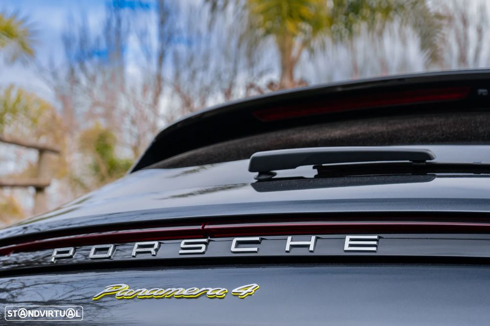 Porsche Panamera Sport Turismo 4 E-Hybrid - 22