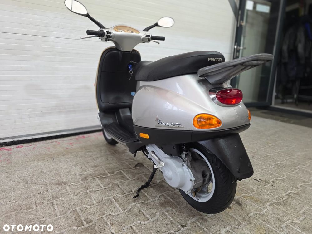 Piaggio Vespa - 18