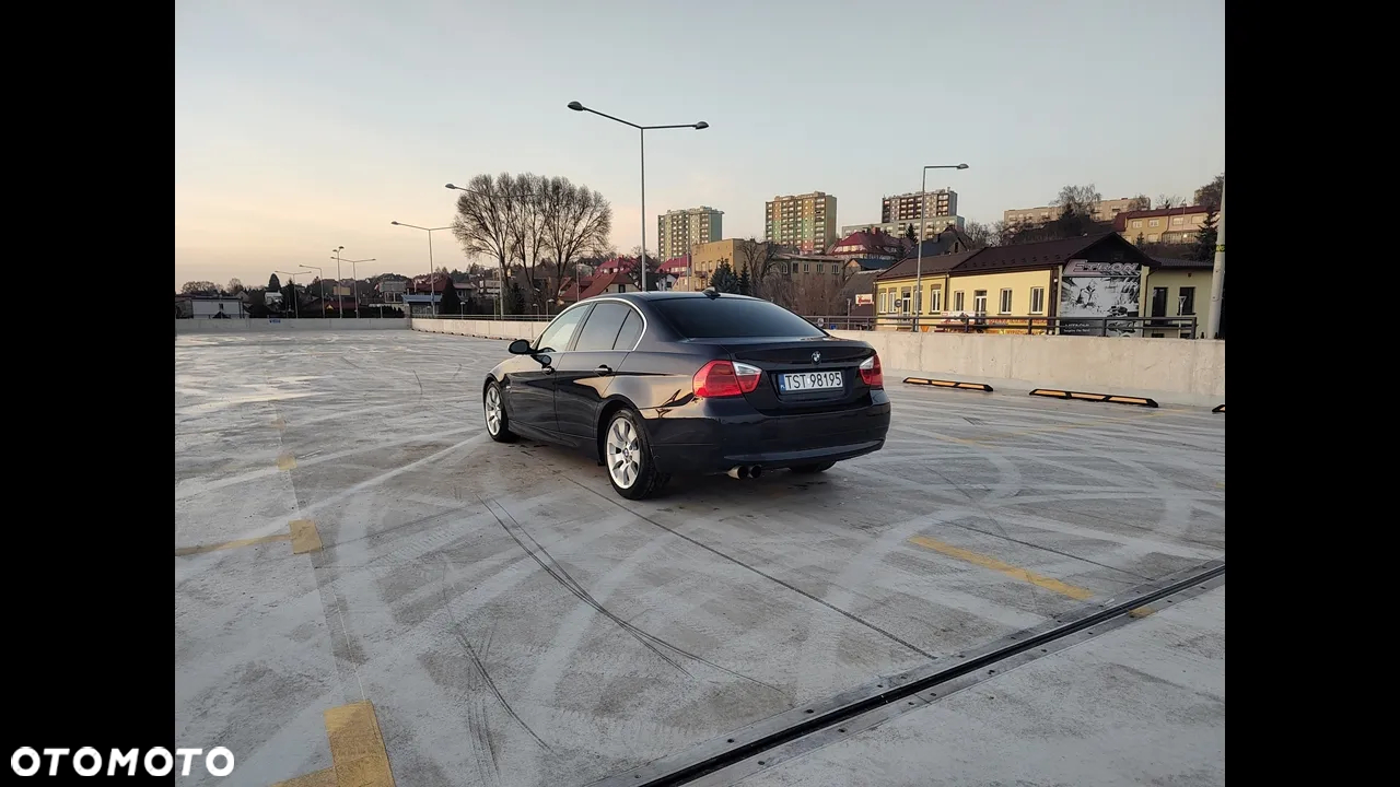 BMW Seria 3 330xi - 14