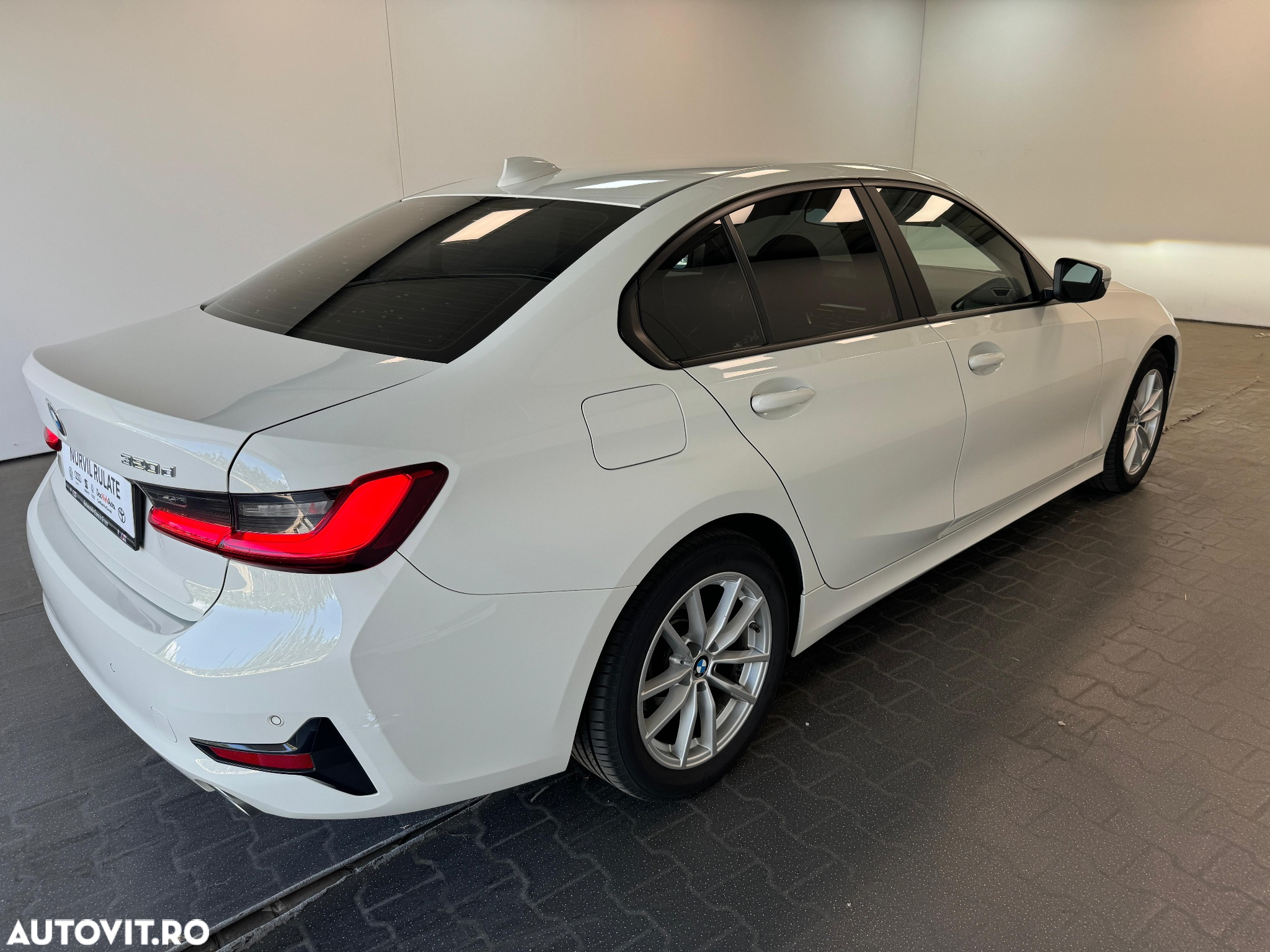 BMW Seria 3 320d xDrive AT - 16