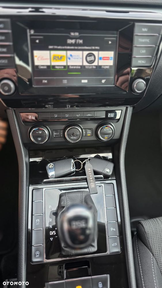Skoda Superb 2.0 TDI Style DSG - 29