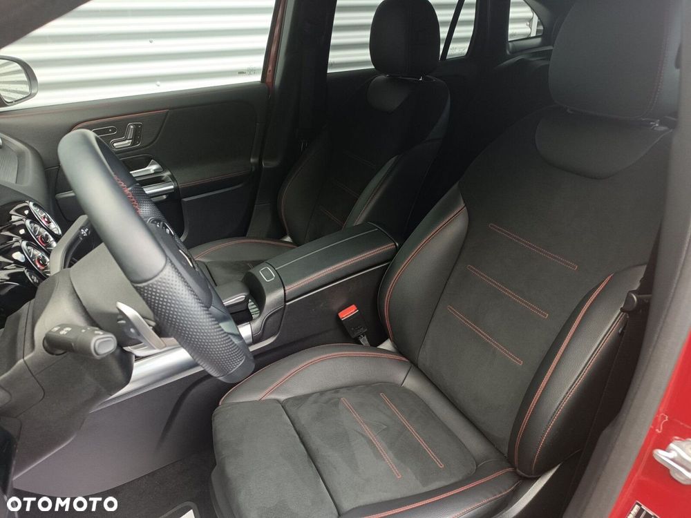 Mercedes-Benz GLA 200 AMG Line - 14