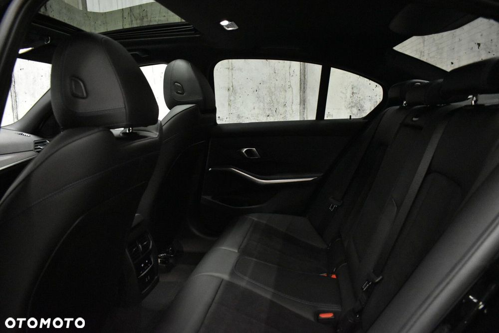 BMW Seria 3 - 23