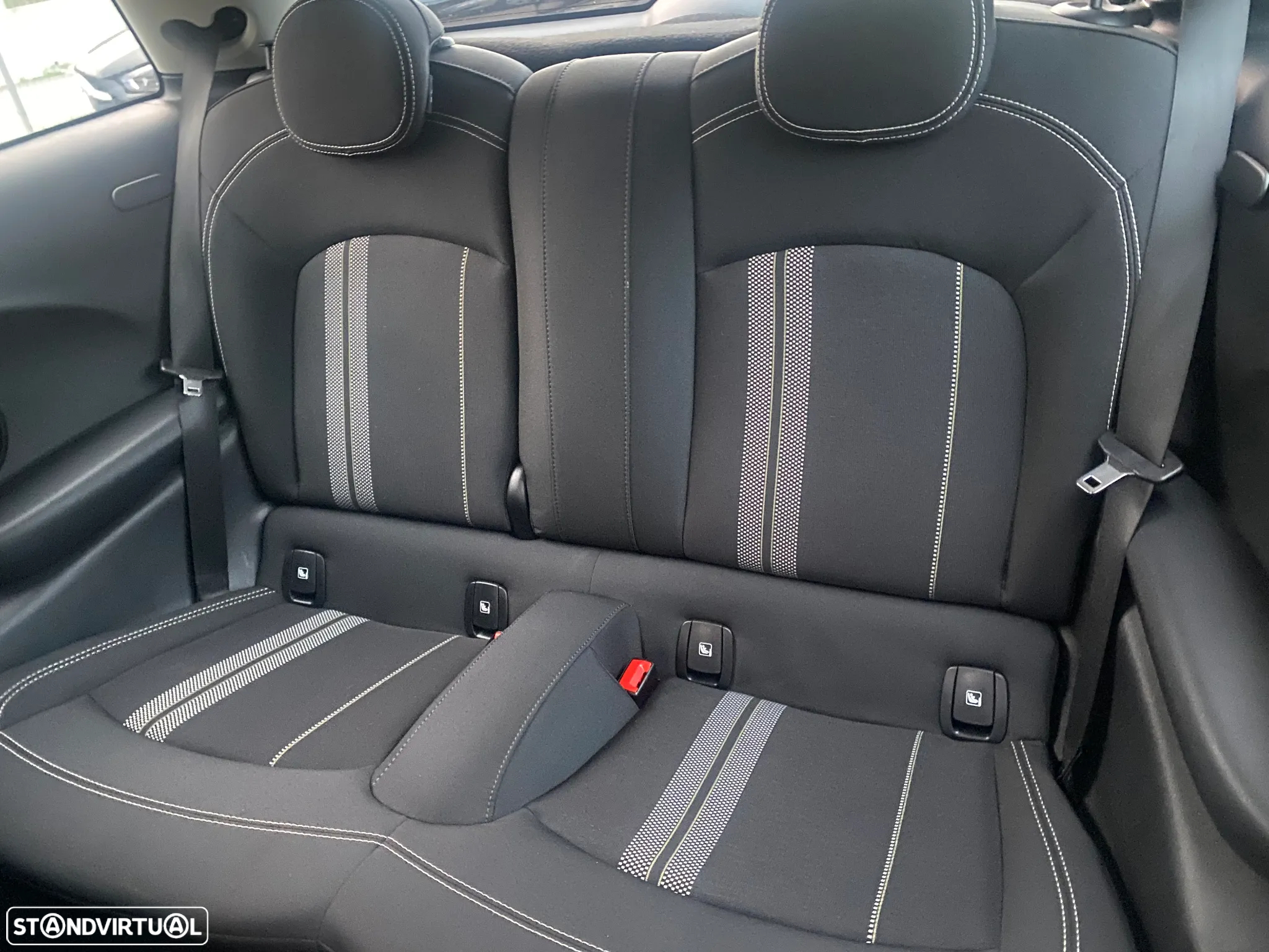 MINI 3 Portas Cooper E Essential - 16