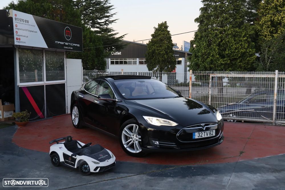 Tesla Model S 85D - 1