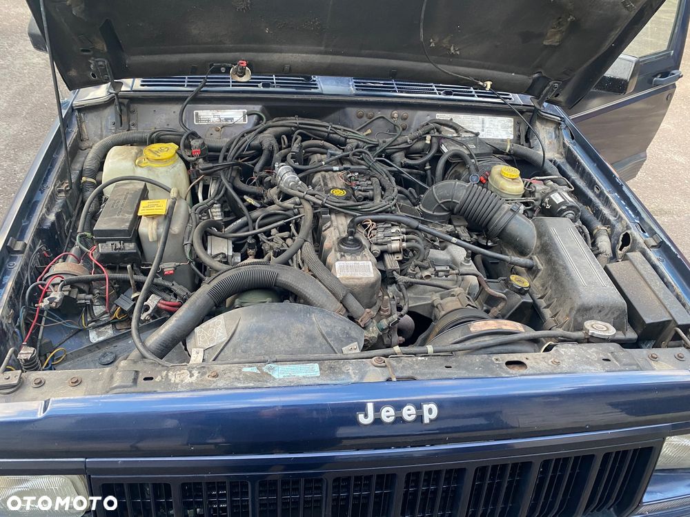Jeep Cherokee 4.0 - 10