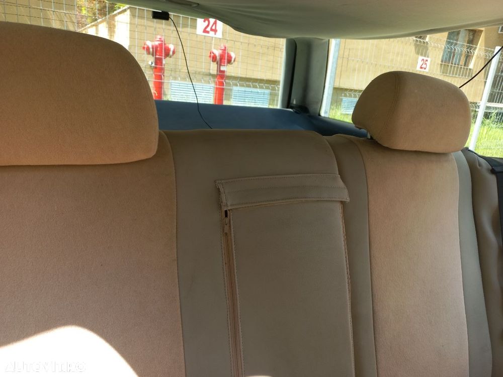Volkswagen Passat 1.9TDI Highline - 13