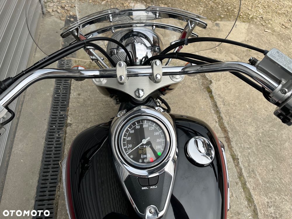 Suzuki VL 800 Volusia - 11