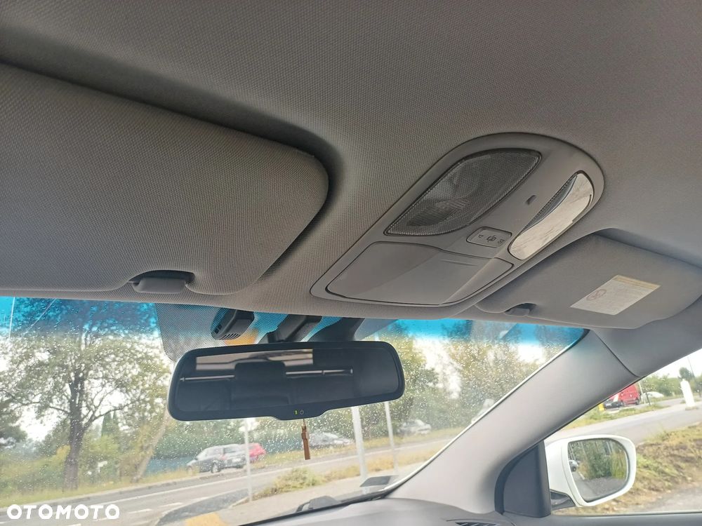 Hyundai i40 Kombi blue 1.6 Family+ - 23