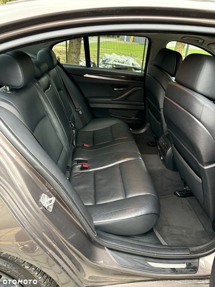 BMW Seria 5 520d - 27