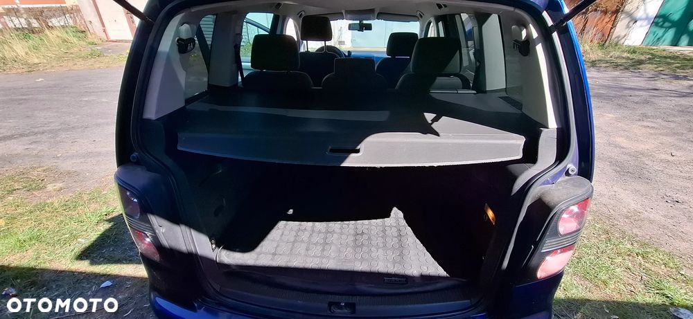 Volkswagen Touran 1.9 TDI Conceptline DSG - 12