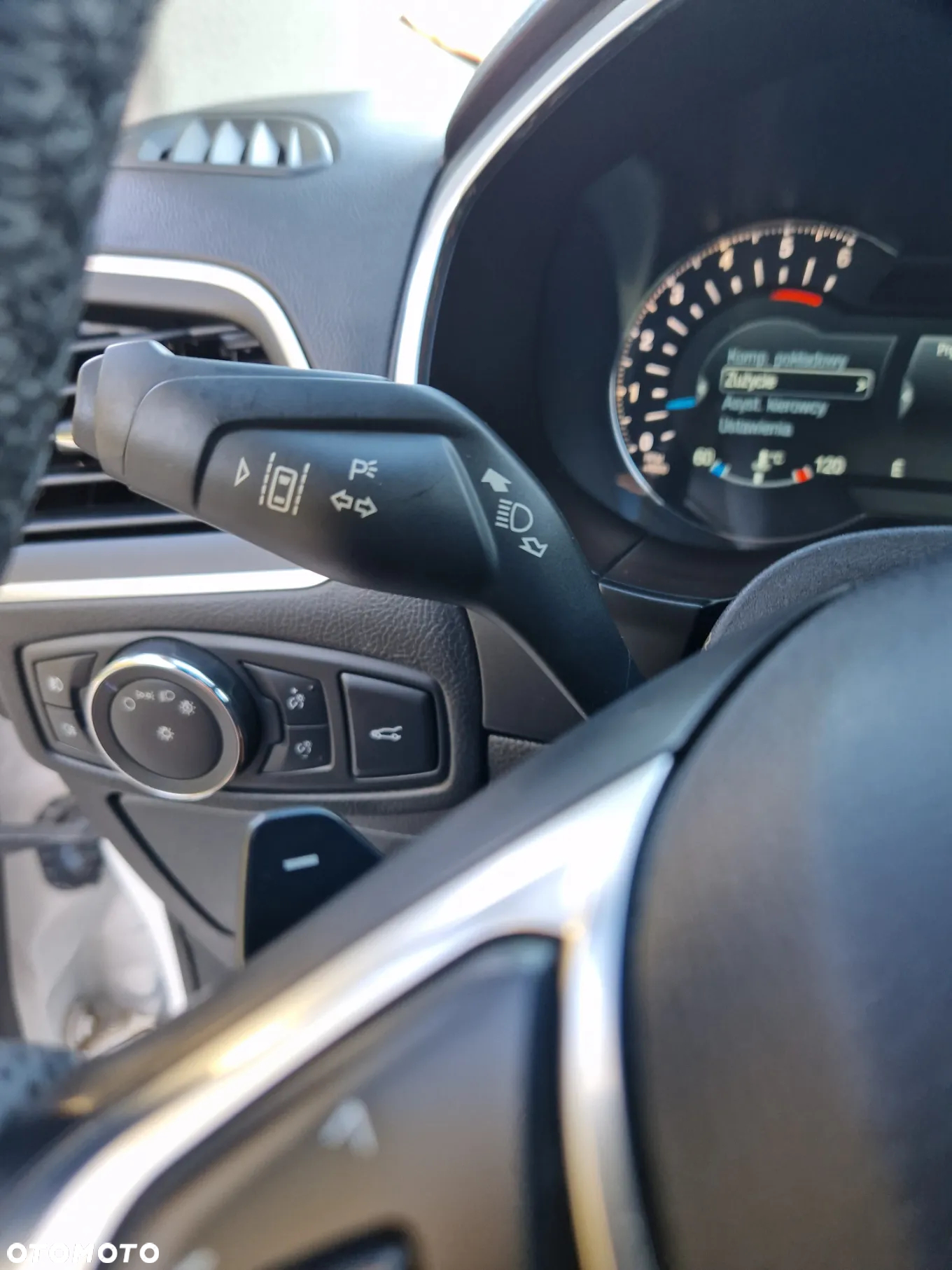 Ford Edge - 32