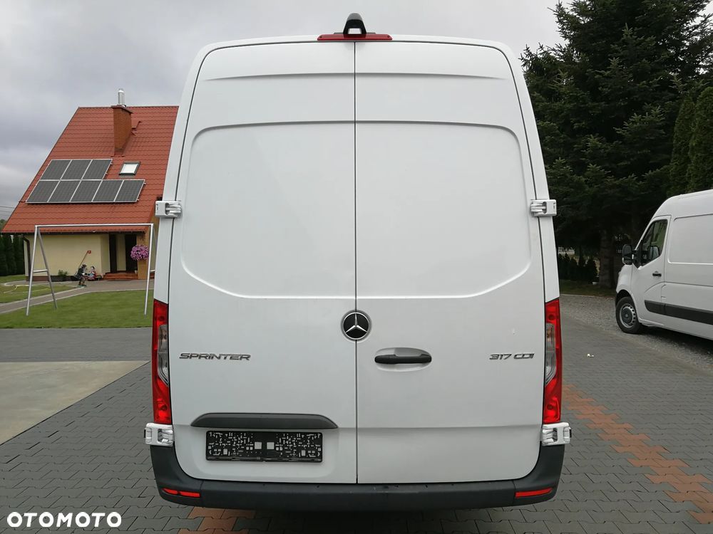Mercedes-Benz Sprinter - 6