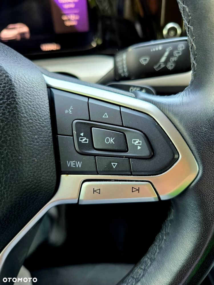 Volkswagen Golf - 24