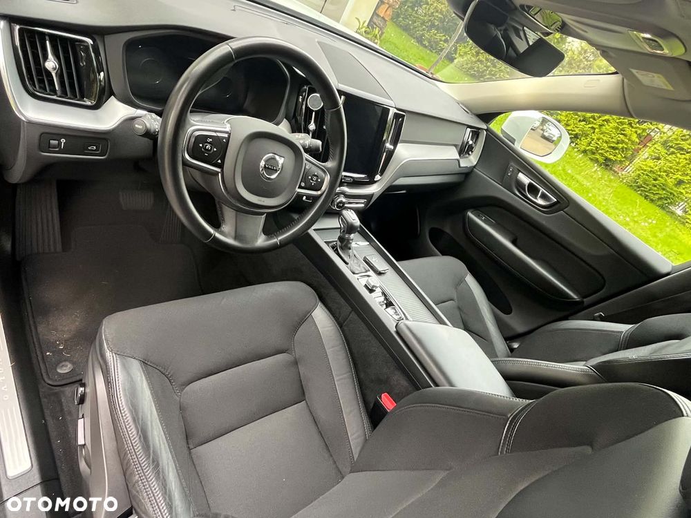 Volvo XC 60 T4 Momentum Pro - 7