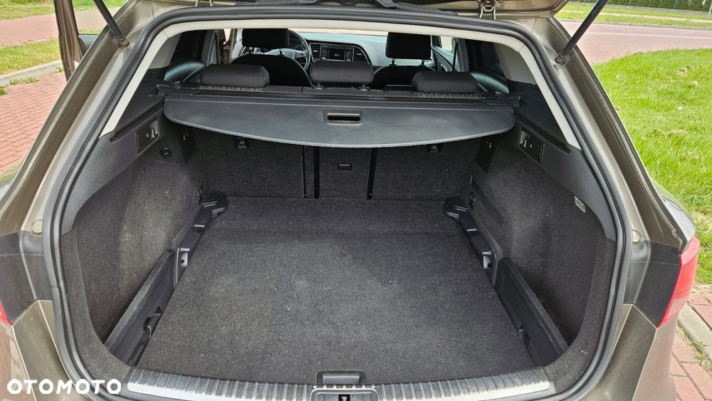 Seat Leon 2.0 TDI DPF Ecomotive DSG FR - 11