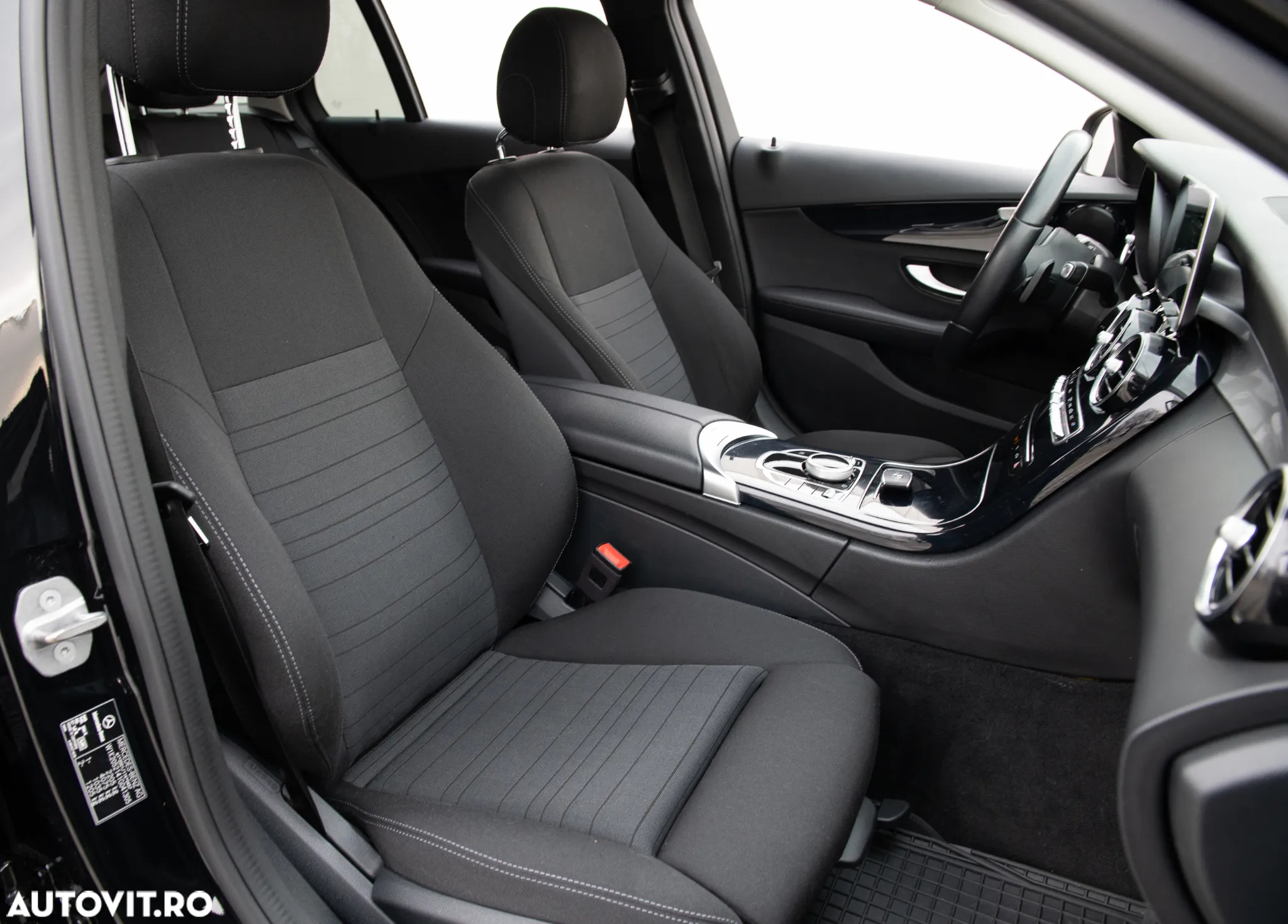 Mercedes-Benz C 220 d 4Matic T 9G-TRONIC Avantgarde - 39