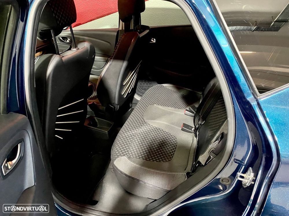 Renault Captur 1.5 dCi Exclusive - 32